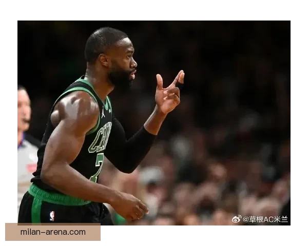 布朗复出表现出色难挡老鹰 凯尔特人三连胜被终结 布朗复出表现出色难挡老鹰 凯尔特人三连胜被终结