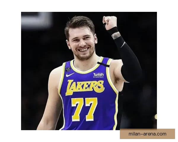 东契奇场均三十分抢断破百 比肩科比成联盟唯一