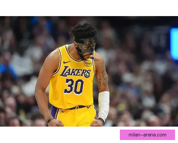 湖人队记者透露斯马特放弃540万球员选项 多支球队或以中产特例争抢